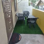 Cozy 1-bedroom in a secure area with private beach Hotels in Greenwich Park