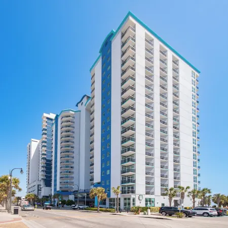 New Peaceful Oceanfront 2BR Retreat with Gorgeous Views