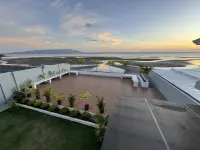 Modern 2-story beach house retreat with amazing view and privacy. Hotel a Sibulan