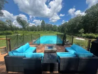 Charming 3-BR Cabin/House, Pool, creek, 35Acres with Fiber Internet in Pikeville Hotels in Bledsoe County