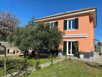 Villa in the Green in the hills in Lavagna - 3 Bedrooms, Garden and Private Parking St. Anthony of Niasca附近的飯店