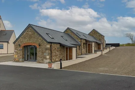 "Ramsey" Sea View Cottage - Dog Friendly