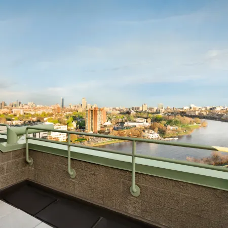 DoubleTree Suites by Hilton Hotel Boston - Cambridge