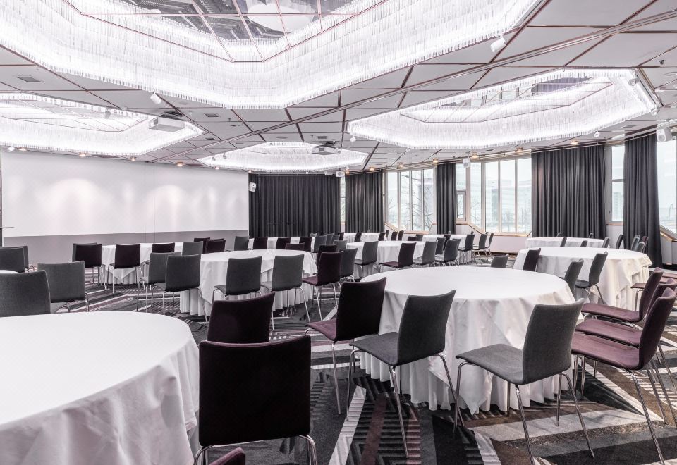 힐튼 헬싱키 스트랜드의 바다 전망 레스토랑