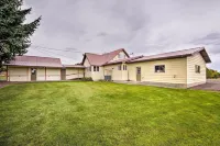Farmhouse in Country Setting Near Gravity Hill - parking