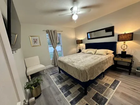 Charming 3-bedroom- 2 bathroom house, by JetBlue Park.