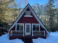 Enchanting A Frame Cabin in Baring - Perfect for a cozy getaway 바링 호텔
