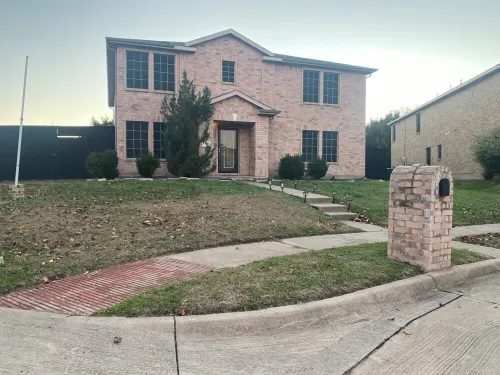 Charming 4-bedroom house with AC and WiFi in amazing Cedar Hill Hotels in Cedar Hill