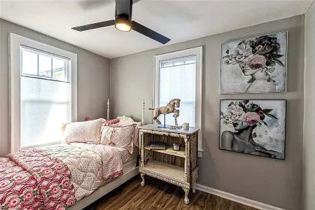 Charming, modern, 2nd floor home-away-from-home