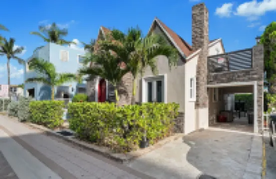 Modern 3 Bedroom House in Hollywood Beach Castle