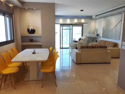 Luxury Apartment on the 18th floor, 2 min from the beach Hotels in Rishon LeZion