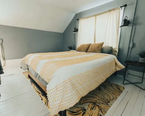 The Banana Hammock Hotels in Logan