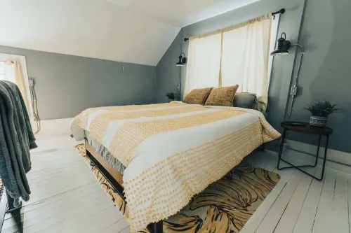 The Banana Hammock Hotels in Logan