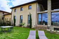 TUSCANY DETACHED HOUSE INCREDIBLE PANORAMA, LARGE GARDEN 5 MIN FROM AREZZO