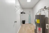 Brand New! Modern 1BD,1BA Hidden Gem w/King Bed, Patio, Fast WiFi & Free Parking