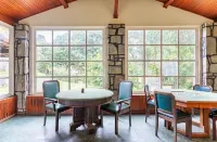 7 bedroom farm, up to 20 people or more, Vassouras RJ. Pets allowed, Sítio Malabaku Hotels in Vassouras