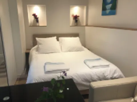 Cute independent studio Hotels in Saint-Germain-en-Laye