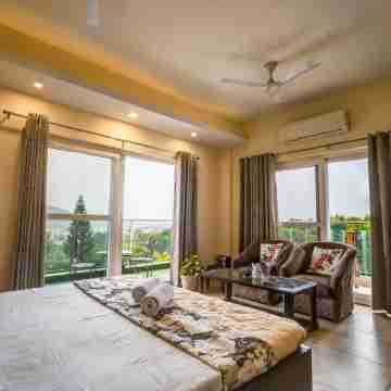 Spacious 4-bedroom apartment in enjoyable Rishikesh with fitness room, WiFi Rooms