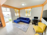 Elite Island Breeze 2-bed apt in Jimmit, WiFi, AC, Free Parking,Central location Hotel a Mahaut