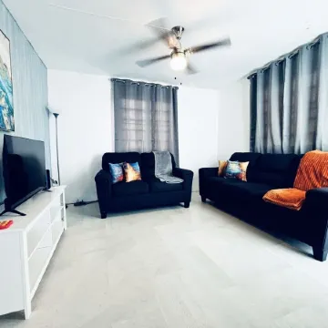 3-bedroom house in Dorado neighborhood with WiFi, AC Отели в г. Дорадо