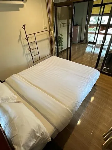 รูปภาพของChun Chom - Baan Lom Suay