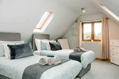 Beautiful 2-bed cottage, amazing views / sleeps 6 Отели рядом с достопримечательностью «Парк Бринтон»