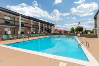 Quality Inn Madison-Huntsville - Pools