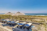 Oceanfront renovated home in FI Pines, stunning views & spacious outdoor oasis
