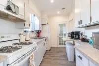 3 BR Beach House in Ventnor. Close walk to beach. Hotels in Ventnor City