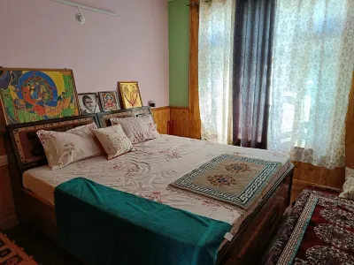 Rishi Home Stay your host in Eastern Pir Panjal ranges of Himalayas Hotel in zona Singhania's big cat camp