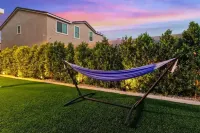 The Chateau- Pool, Spa, BBQ, Fire pit, Sleeps 19