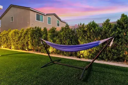 The Chateau- Pool, Spa, BBQ, Fire pit, Sleeps 19