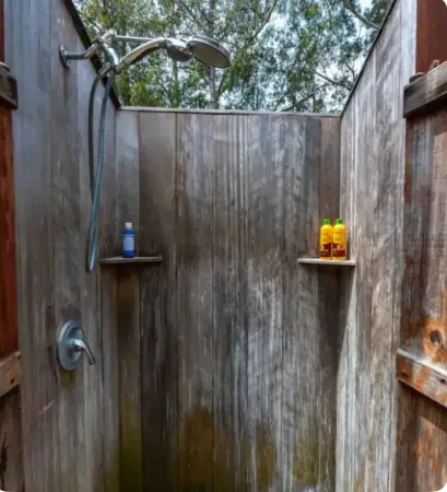 Stunning Sea Views, Hot Tub, Sauna, King Bed, Private and Sunny. Отели рядом с достопримечательностью «Наварро Пойнт Презерв энд Синик Трейл»