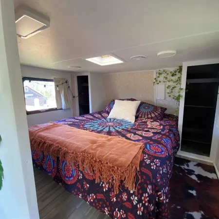 Stay in Grace: Beautiful Renovated Camper in Mountain Wine Country of Paonia
