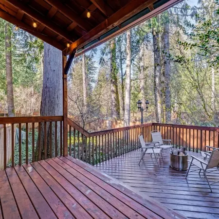 Lovely Mt. Cabin near Mt. Hood with Wood Stove & Hot Tub