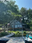 Charming newly built cottage with 3 bedrooms 2 baths, internet, on Phillips lake