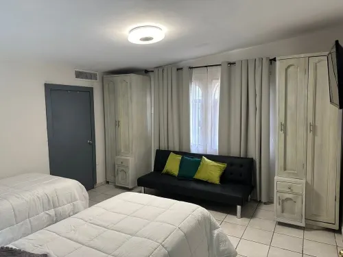 GREAT ACCOMMODATION!!! 5 BEDROOMS. W/BATHROOM, AIR CONDITIONING AND TV