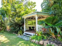 Magnetic Island Resort Studio - Relax, sun, swim, fish, beach and lovely gardens Hotels in Nelly Bay