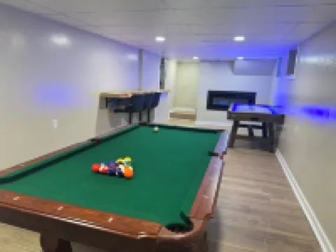 4- Bedroom Retreat with Sauna, Game Room, Patio & Walk to Bars & Restaurants