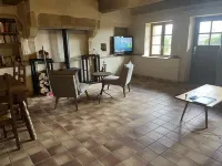 Ancienne Ferme Rénovée Avec Piscine Privée au Calme Absolu sud Bourgogne Hotels in Saint-Julien-de-Civry