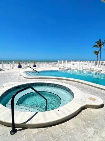 Beachfront Getaway Stunning Condo w/ Ocean Views