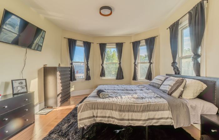 LUXE 4BDR/2BA Near Boston- T-Station & Encore Casino