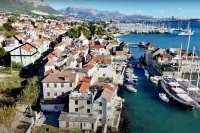 Penthouse Apartment with Sea View – 50m to Beach