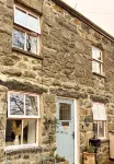 Charming Stone Cottage Getaway Fireplace A short stroll from centre of Dolgellau