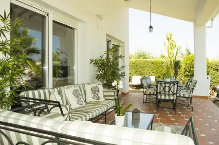 Luxery large Villa with pool 650 m to the beach