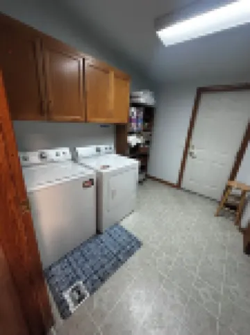 Prime Corvallis Base Camp: Walk OSU & Downtown, 4BR, Game Room, AC, Wii & More