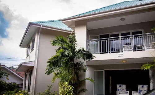 RIVERSIDE RESIDENCE  Beau Vallon