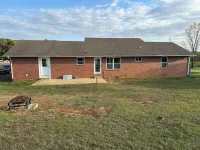 Charming 3-bedroom house with WiFi and AC in beautiful Loretto Hotels in Lawrence County