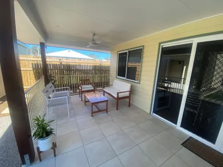 Brand New 2BR Coastal Home w/ Outdoor Entertaining – 350m to Beach, Pier & cafes
