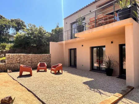 Villa sea view in Saint AYGULF - "La villa 239The villa 239)